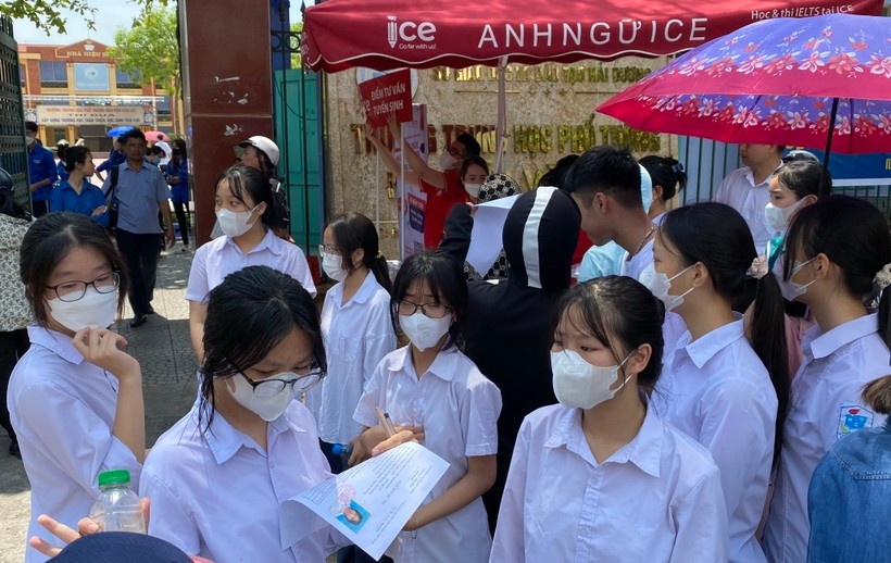 Thí sinh tham dự Kỳ thi tuyển sinh vào lớp 10 THPT công lập năm học 2023-2024 của tỉnh Hải Dương.