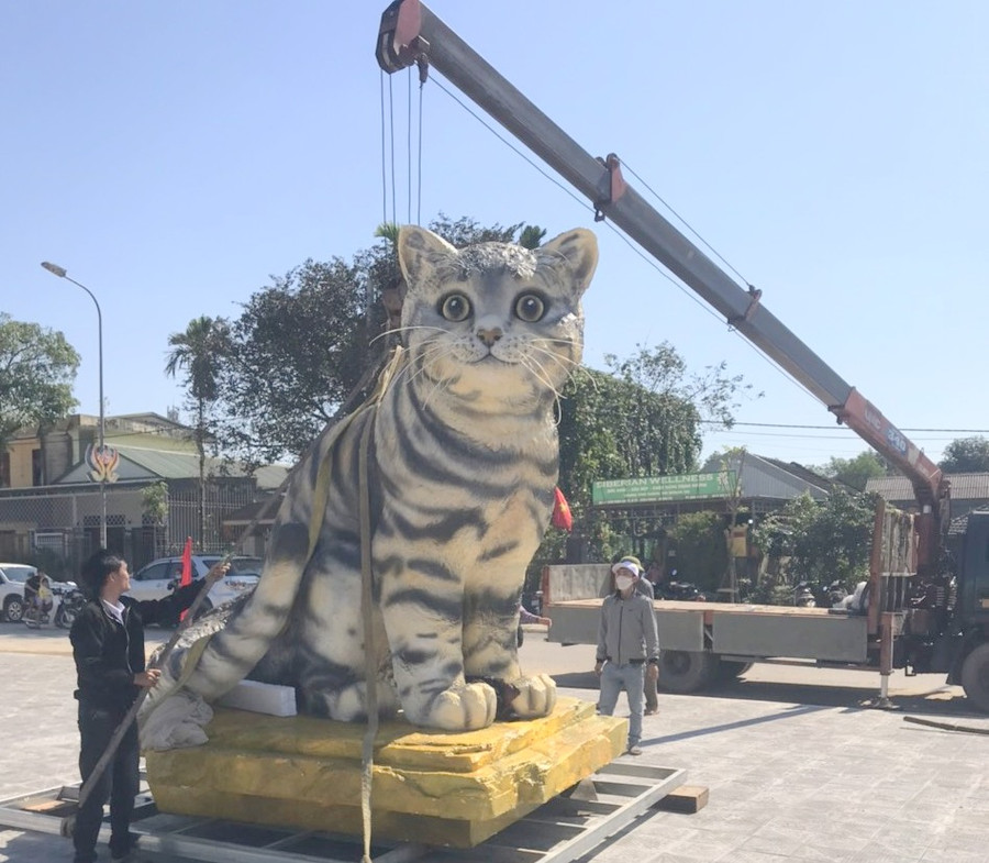 Được biết, anh Đinh Văn Tâm cũng là tác giả của bức tượng hổ - linh vật năm Nhâm Dần 2022 trang trí tại Công viên Lê Duẩn, thành phố Đông Hà nhận được nhiều lời khen ngợi. (Ảnh: Xuân Thạch). Được biết, anh Đinh Văn Tâm cũng là tác giả của bức tượng hổ - linh vật năm Nhâm Dần 2022 trang trí tại Công viên Lê Duẩn, thành phố Đông Hà nhận được nhiều lời khen ngợi. (Ảnh: Xuân Thạch).