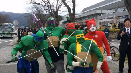 Trang phuc tot nghiep doc dao cua sinh vien Nhat Ban - Anh 9