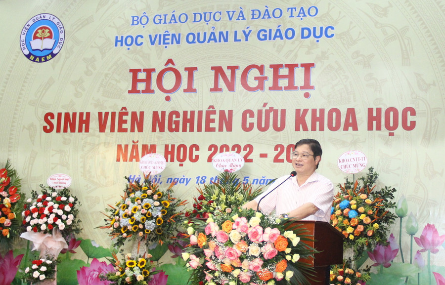 GS.TS Phạm Quang Trung phát biểu khai mạc. GS.TS Phạm Quang Trung phát biểu khai mạc.