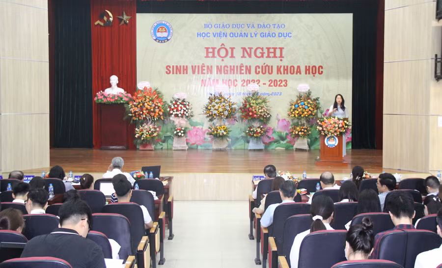 Toàn cảnh hội nghị.