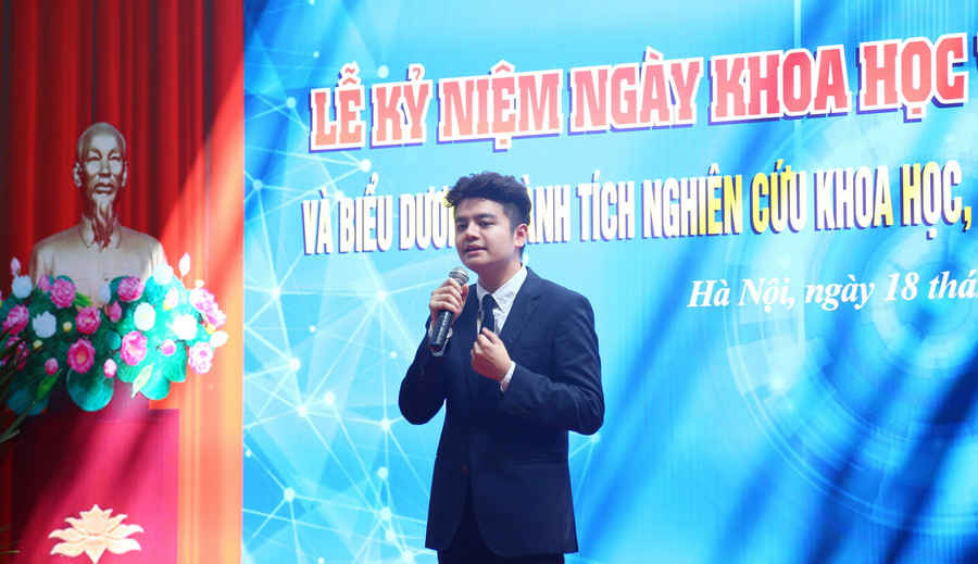 ThS. Trần Ngọc Anh - giảng viên Khoa Tài chính Ngân hàng chia sẻ tại chương trình.