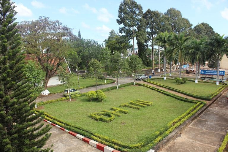 Khuôn viên Trường ĐH Tây Nguyên. Khuôn viên Trường ĐH Tây Nguyên.