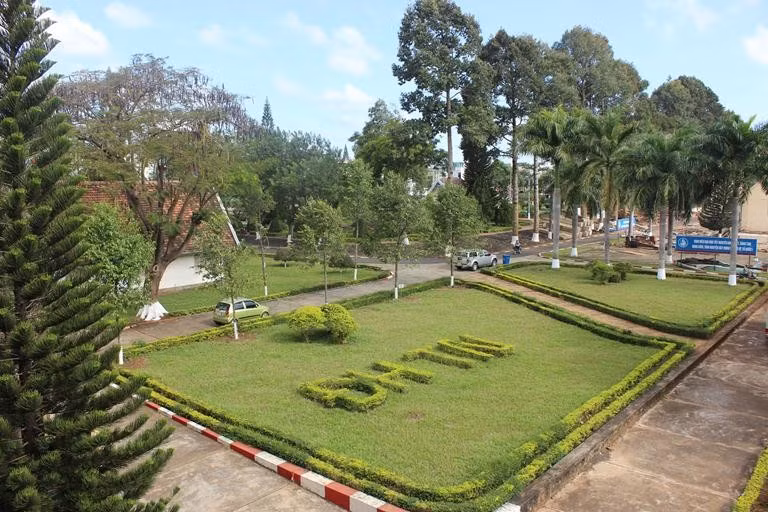 Khuôn viên Trường ĐH Tây Nguyên.