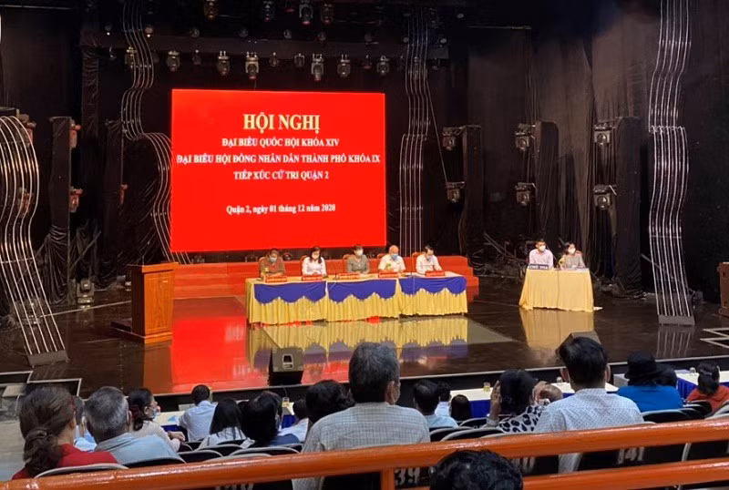 Toàn cảnh buổi tiếp xúc cử tri. Ảnh: PLO