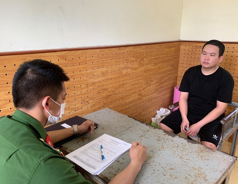 Đối tượng Nông Ngọc Hoàng làm việc với cơ quan công an. Đối tượng Nông Ngọc Hoàng làm việc với cơ quan công an.