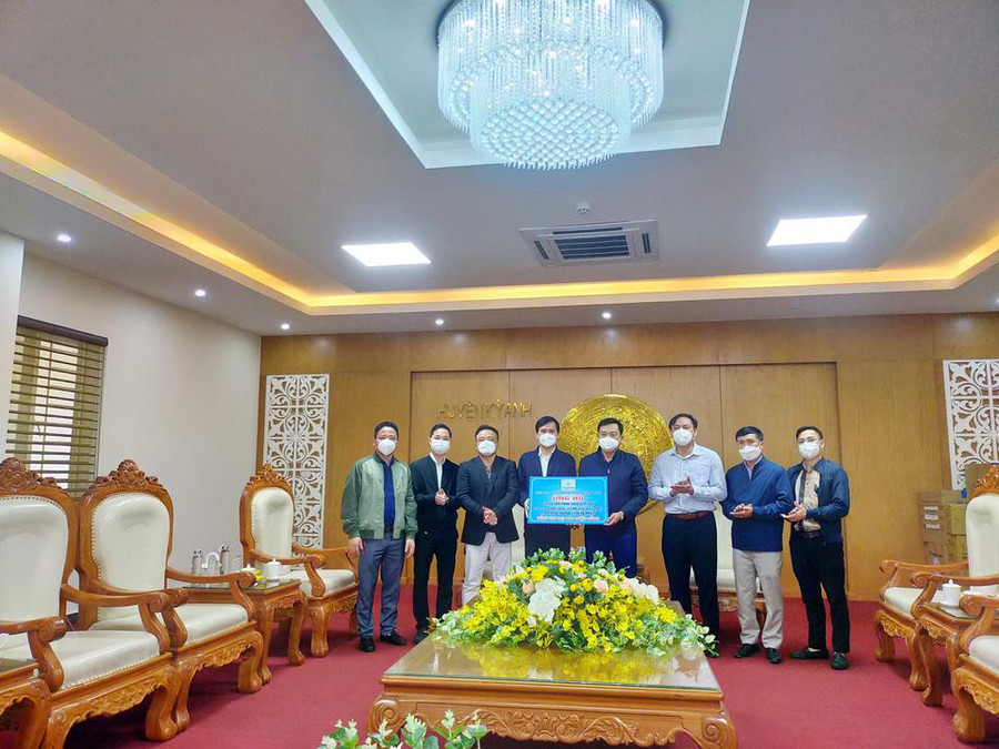 Công ty Cổ phần Tập đoàn D&N hỗ trợ 600 triệu đồng phòng chống dịch Covid-19 (ảnh Cổng thông tin huyện Kỳ Anh) Công ty Cổ phần Tập đoàn D&N hỗ trợ 600 triệu đồng phòng chống dịch Covid-19 (ảnh Cổng thông tin huyện Kỳ Anh)