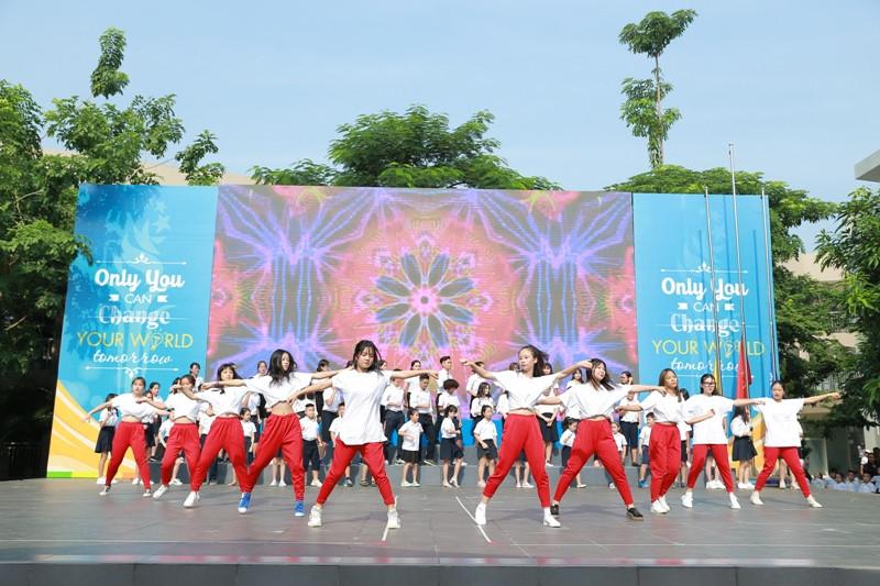 Một tiết mục văn nghệ sôi động.