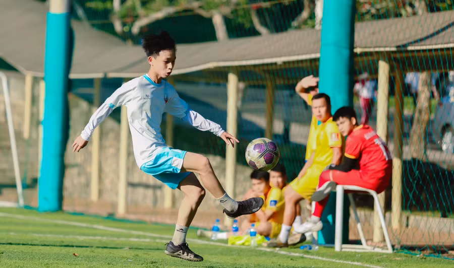 Vận động viên ở môn bóng đá. (Ảnh: ĐD).