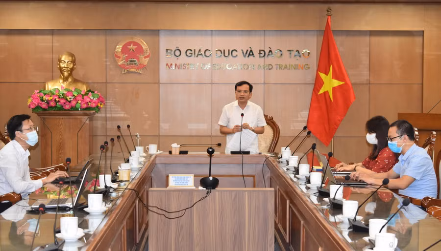 Ông Mai Văn Trinh – Cục trưởng Cục Quản lý chất chất lượng Giáo dục phát biểu tại buổi làm việc