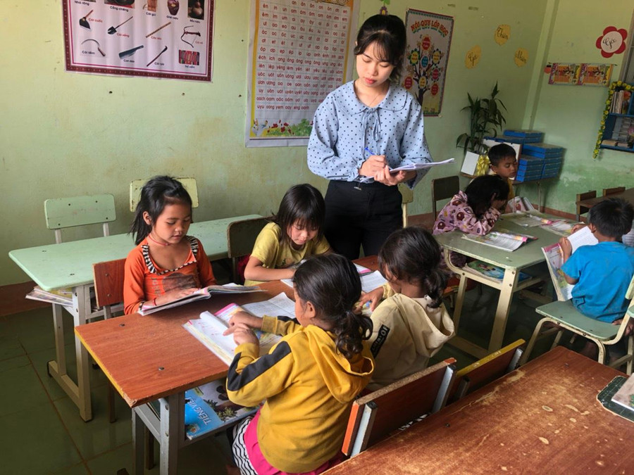 Cô Qúi mong học trò được ở bán trú để duy trì sĩ số và nâng cao chất lượng giáo dục. Cô Qúi mong học trò được ở bán trú để duy trì sĩ số và nâng cao chất lượng giáo dục.