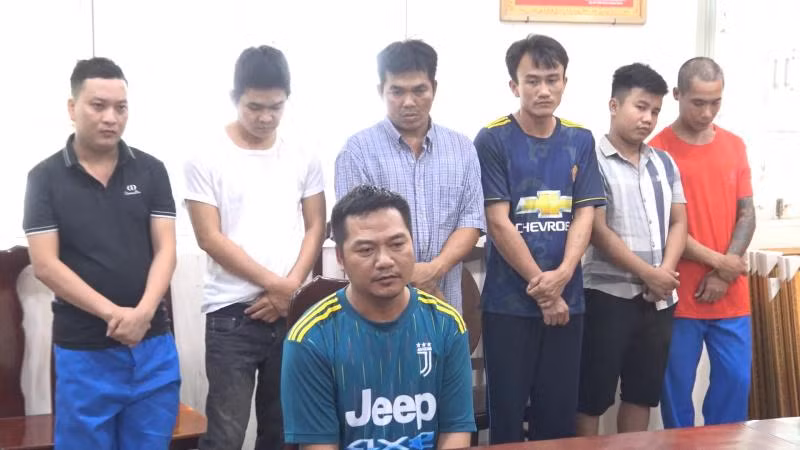 Các đối tượng có liên quan đến đường dây. Ảnh: CAND