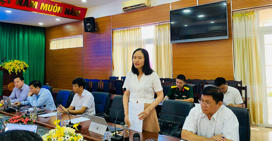 Bà Ngô Thị Minh Trinh – Phó Chủ tịch UBND huyện Krông Pắc thông tin về công tác chuẩn bị cho Kỳ thi tại địa bàn huyện.