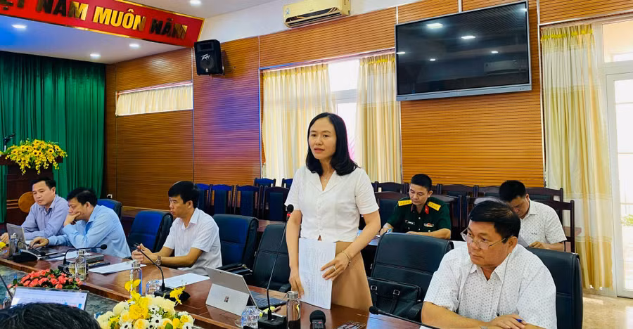 Bà Ngô Thị Minh Trinh – Phó Chủ tịch UBND huyện Krông Pắc thông tin về công tác chuẩn bị cho Kỳ thi tại địa bàn huyện.