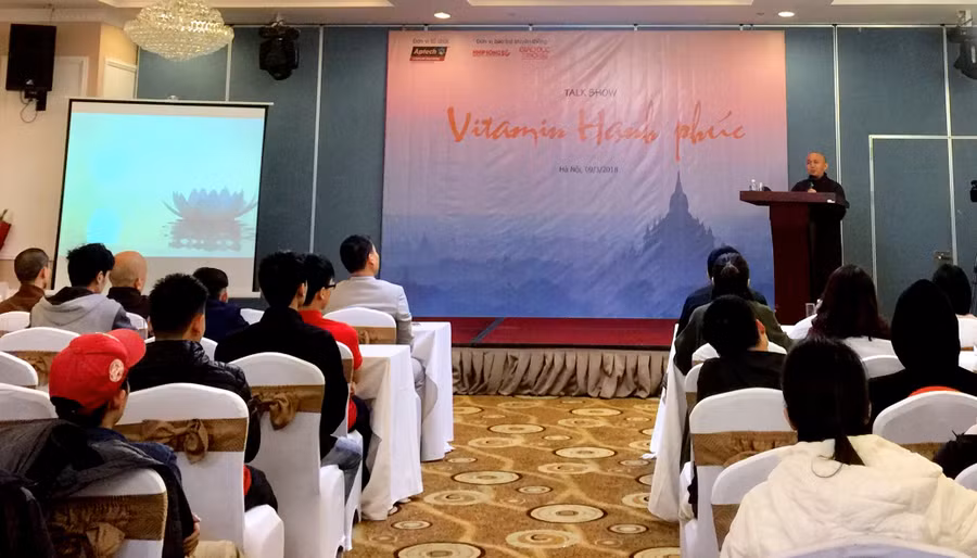 Thượng tọa Thích Tâm Thuần giao lưu cùng các bạn trẻ