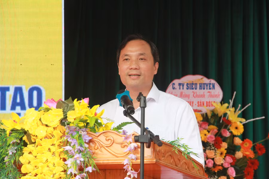 Bí thư Tỉnh ủy Hoàng Trung Dũng đề nghị các trường sử dụng công trình hiệu quả, nâng cao chất lượng dạy và học.