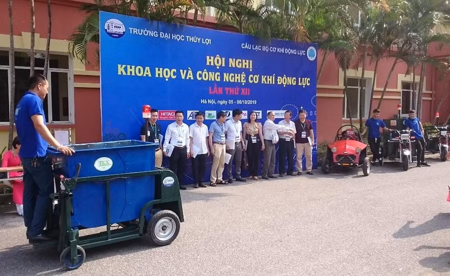 Các thiết bị ứng dụng vào thực tế được giới thiệu tại Hội nghị.