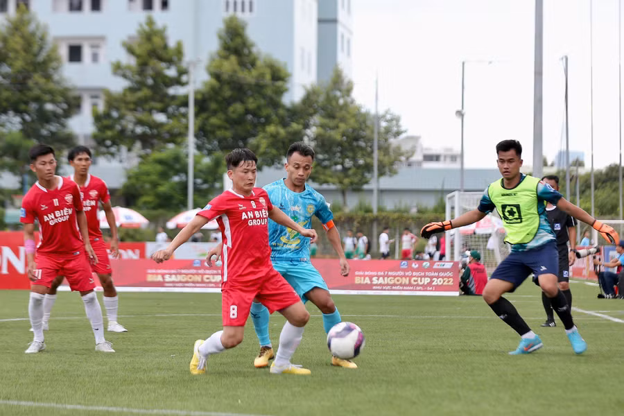 Một pha bóng đẹp tại giải đấu.