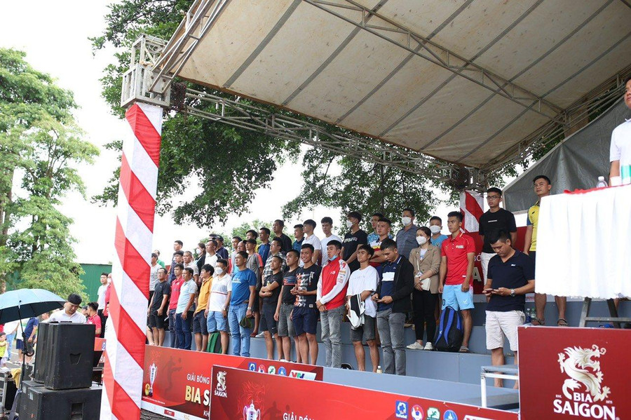 Có những pha bóng đẹp, khiến cho khán giả phải đứng dậy cổ vũ.