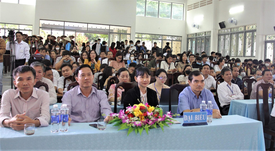 Đại biểu đại diện các sở, ban ngành của tỉnh dự khai mạc Hội thi.