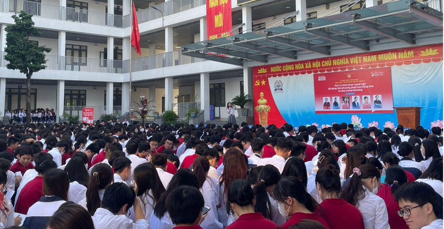 Sự kiện diễn ra với sự tham gia của gần 2000 bạn học sinh. Sự kiện diễn ra với sự tham gia của gần 2000 bạn học sinh.