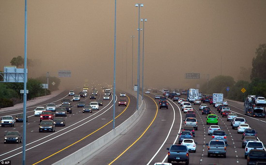 Motorists travelling along Interstate 10 suddenly found that they couldn