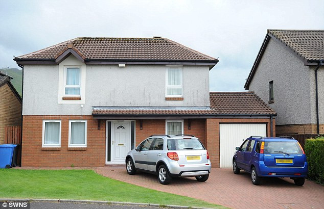 Họ chưa có ý định đổi nhà và xe ngay tức khắc