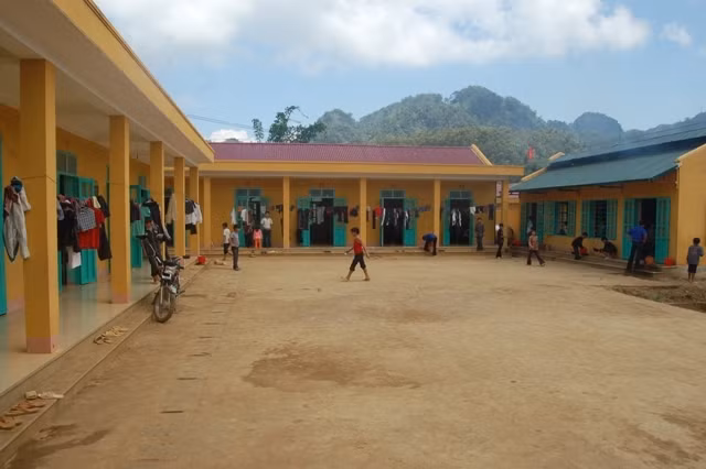 Khu nhà bán trú Trường Tiểu học Phình Giàng được xây dựng từ nguồn vốn tài trợ của Ngân hàng Đầu tư Việt Nam.