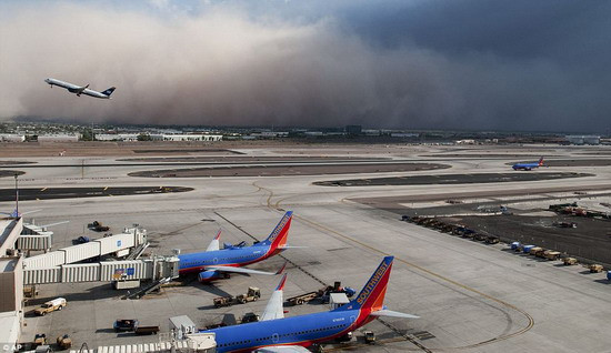 The haboob caused some flights at Sky Harbor International to be delayed, but the consensus is that the July 5 storm was much worse Read more: http://www.dailymail.co.uk/news/article-2016375/Arizona-dust-storm-3-000ft-high-cloud-turns-sky-brown.html#ixzz1Sc0MqPz0
