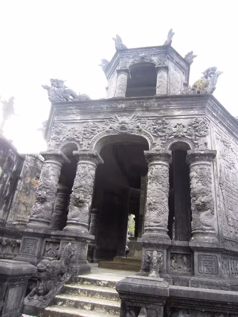 Thăm lăng Khải Định ảnh 2