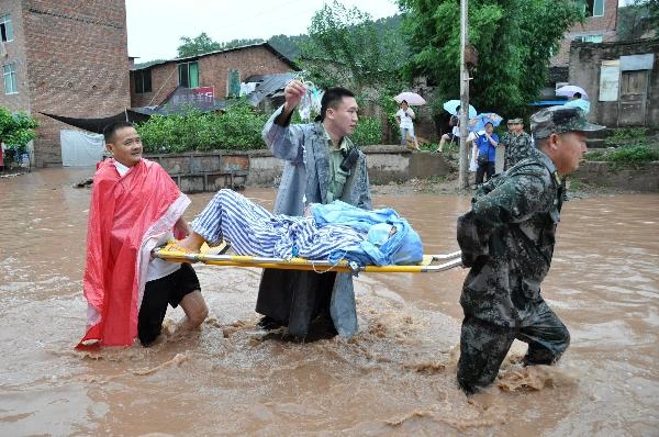 Trung Quốc lại điêu đứng vì mưa lũ