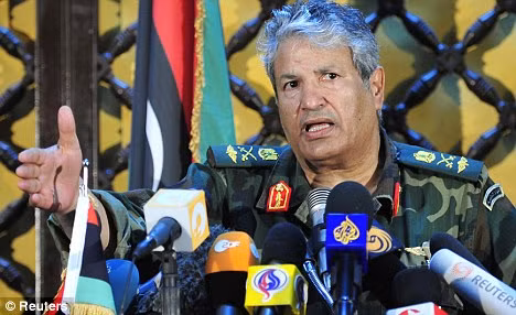 Libya: Chỉ huy lực lượng nổi dậy bị bắn chết