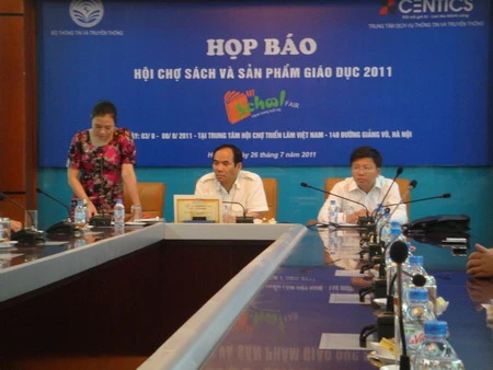 Hội chợ Sách và Sản phẩm giáo dục năm 2011