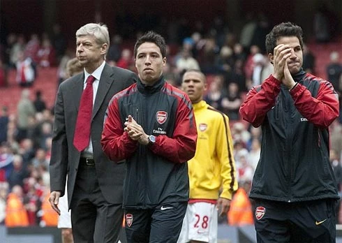 Wenger quyết giữ chân hai trụ cột Fabregas và Nasri