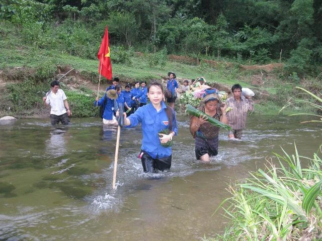 Màu xanh tình nguyện nơi miền biên cương