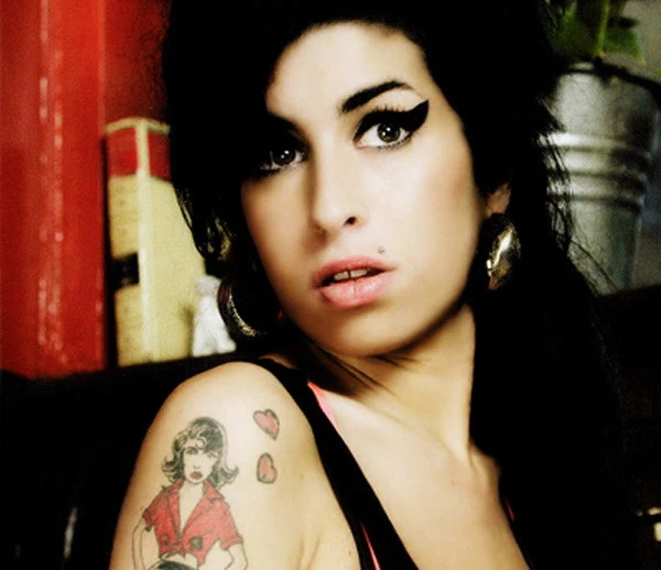 Ca sĩ Amy Winehouse qua đời ở tuổi 27