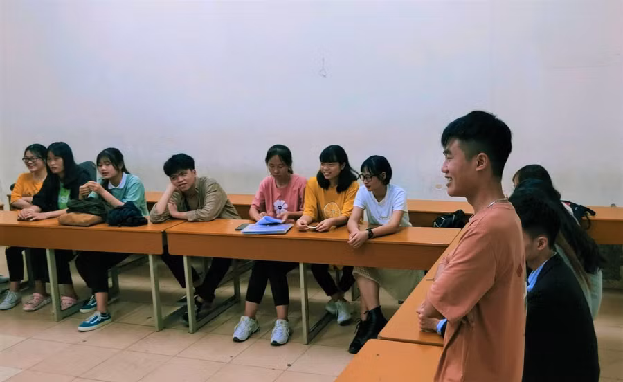 Sinh hoạt câu lạc bộ tiếng Anh