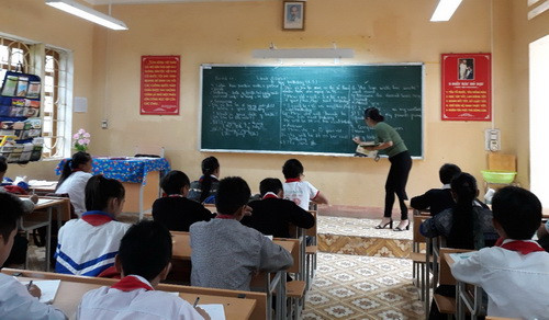Cô giáo vùng cao dạy tiếng Anh bằng 3 thứ tiếng ảnh 1 Cô giáo vùng cao dạy tiếng Anh bằng 3 thứ tiếng ảnh 1