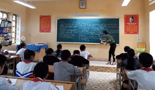 Cô giáo vùng cao dạy tiếng Anh bằng 3 thứ tiếng ảnh 1 Cô giáo vùng cao dạy tiếng Anh bằng 3 thứ tiếng ảnh 1