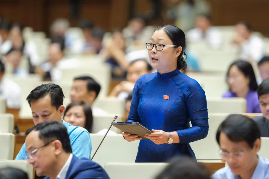 Đại biểu Nguyễn Thị Quyên Thanh – đoàn Vĩnh Long 