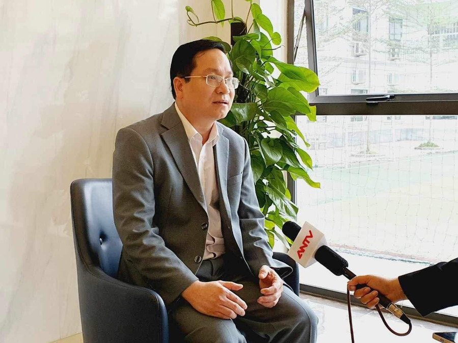 Thầy Nguyễn Văn Khoa.