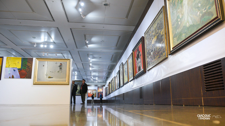 Triển lãm mỹ thuật đương đại quốc tế Việt Hàn có tên gọi “Hội tụ tinh hoa Mỹ thuật Việt – Hàn 2022” là cơ hội rất quý để các họa sĩ, người yêu mỹ thuật hai nước gặp gỡ, trao đổi, phát triển hợp tác hướng tới một thế giới hoà bình, hợp tác và phát triển thịnh vượng. Triển lãm mỹ thuật đương đại quốc tế Việt Hàn có tên gọi “Hội tụ tinh hoa Mỹ thuật Việt – Hàn 2022” là cơ hội rất quý để các họa sĩ, người yêu mỹ thuật hai nước gặp gỡ, trao đổi, phát triển hợp tác hướng tới một thế giới hoà bình, hợp tác và phát triển thịnh vượng.