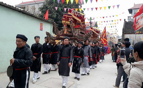 Rước kiệu - nghi lễ không thể thiếu trong lễ hội Rước kiệu - nghi lễ không thể thiếu trong lễ hội