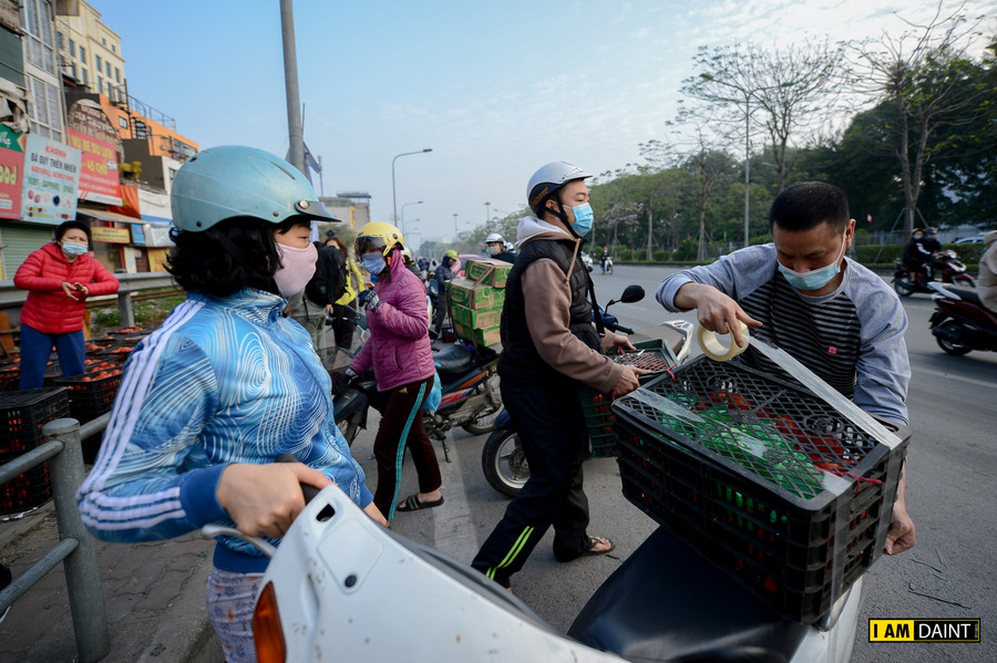 Giải cứu nông sản cho bà con vùng dịch, 80 nghìn đồng một thùng cà chua ảnh 9