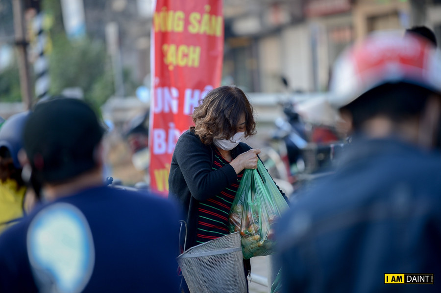 Giải cứu nông sản cho bà con vùng dịch, 80 nghìn đồng một thùng cà chua ảnh 11