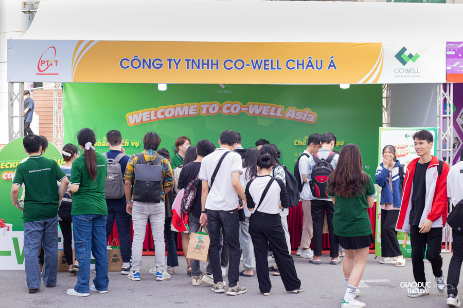 Chương trình Ngày hội tuyển dụng và cơ hội việc làm PTIT 2022, với sự có mặt tham gia của 13 doanh nghiệp gồm ZTE, Sun, Rocket Game Studio, Amela Việt Nam, Giao hàng tiết kiệm, Co-Well châu Á, AHT Tech, Trung tâm CNTT MobiFone, Toshiba, HCLTech Vietnam, VCCorp, Samsung R&D, Tiên Phong Bank. Chương trình Ngày hội tuyển dụng và cơ hội việc làm PTIT 2022, với sự có mặt tham gia của 13 doanh nghiệp gồm ZTE, Sun, Rocket Game Studio, Amela Việt Nam, Giao hàng tiết kiệm, Co-Well châu Á, AHT Tech, Trung tâm CNTT MobiFone, Toshiba, HCLTech Vietnam, VCCorp, Samsung R&D, Tiên Phong Bank.