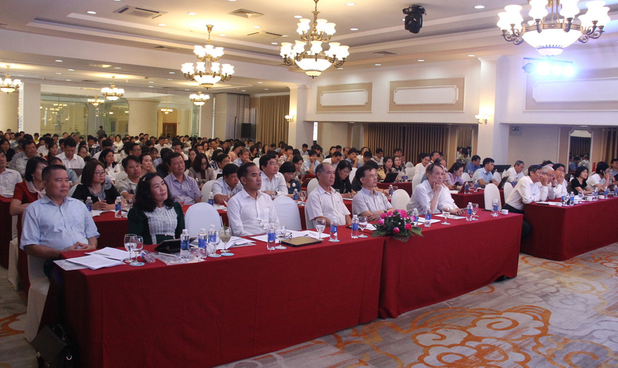 Các chuyên gia, nhà khoa học và hơn 300 đại biểu tham dự Hội thảo. Các chuyên gia, nhà khoa học và hơn 300 đại biểu tham dự Hội thảo.