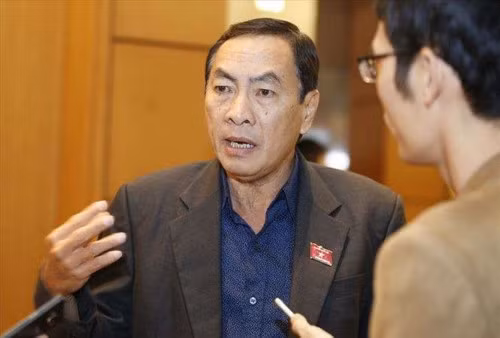 ĐBQH Phạm Văn Hoà