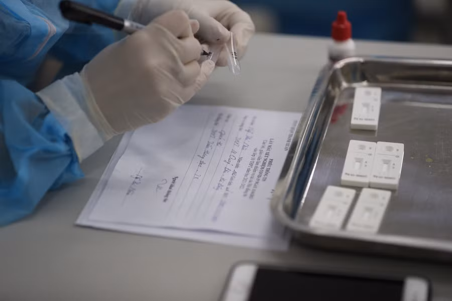 Bộ KIT test nhanh và cho kết quả sau 10 phút.