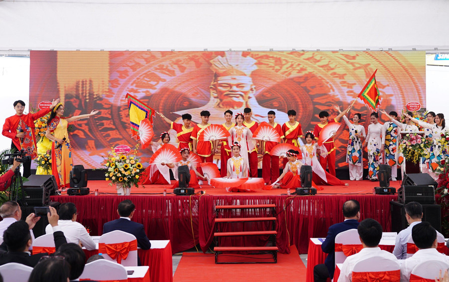 Đa dạng hình thức giáo dục lòng tự hào dân tộc.